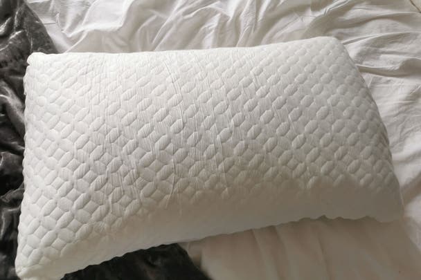 Testing the Aeyla foamo pillow